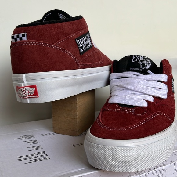 Vans WMNS Skate Half Cab
Pig Suede Brick
VN0A5KYABRI
Sneakers - Picture 10 of 16